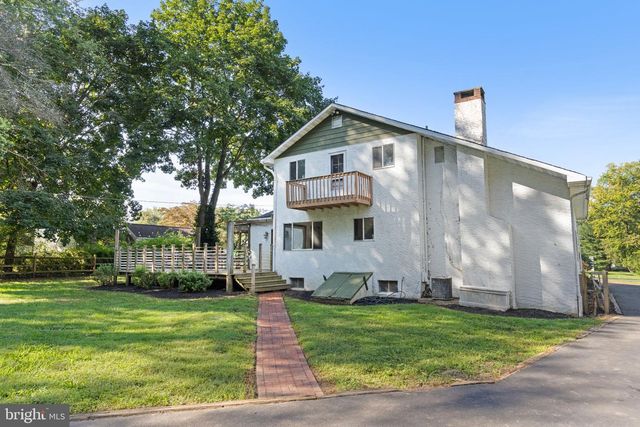 73 EVERGREEN, Doylestown, PA 18901