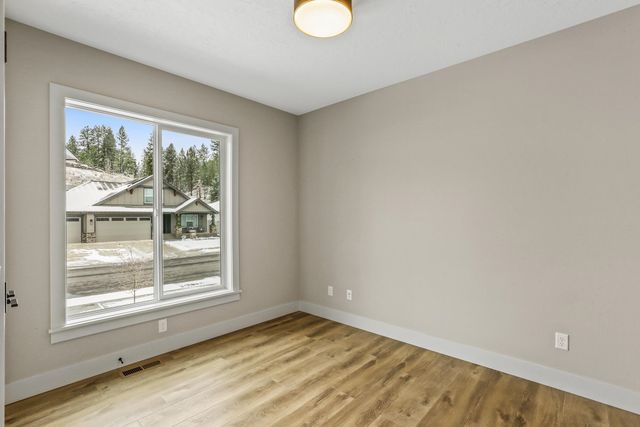 3935 S Glendora Dr, Spokane, WA 99223