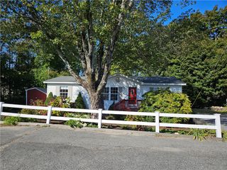 27 Woodward Unit 55 Road, Lincoln, RI 02865