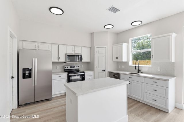 518 Sauders Road SE, Palm Bay, FL 32909