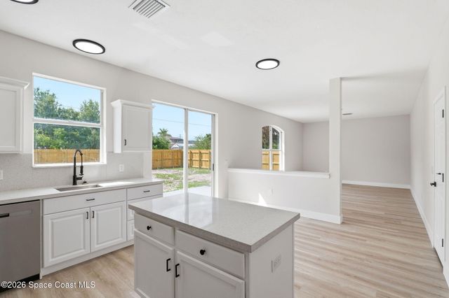 518 Sauders Road SE, Palm Bay, FL 32909