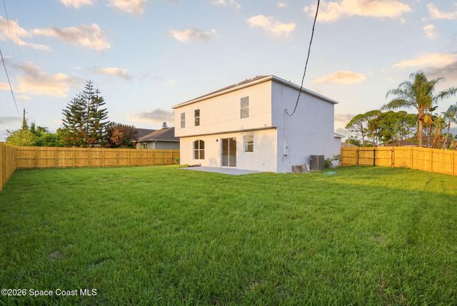 518 Sauders Road SE, Palm Bay, FL 32909