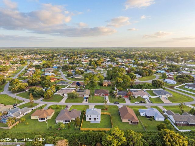 518 Sauders Road SE, Palm Bay, FL 32909