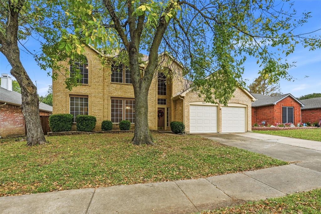 924 Rio Vista Lane, Arlington, TX 76017