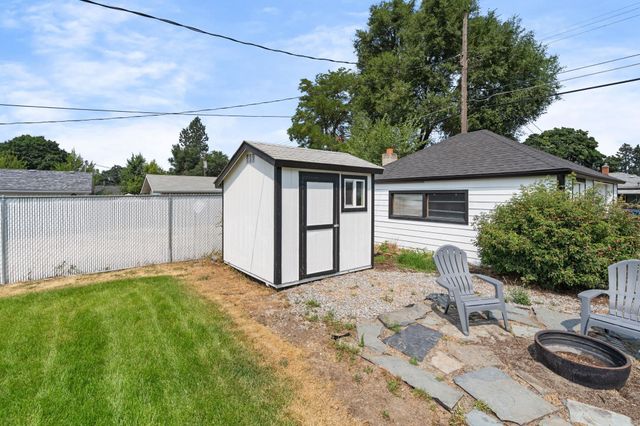 727 E Crown Ave, Spokane, WA 99207