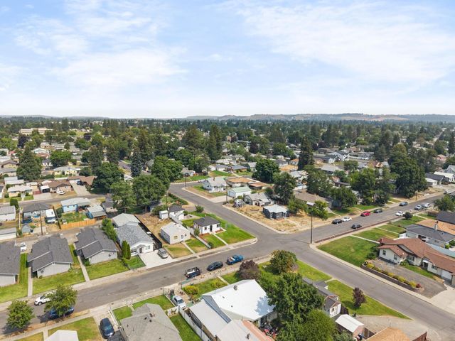727 E Crown Ave, Spokane, WA 99207