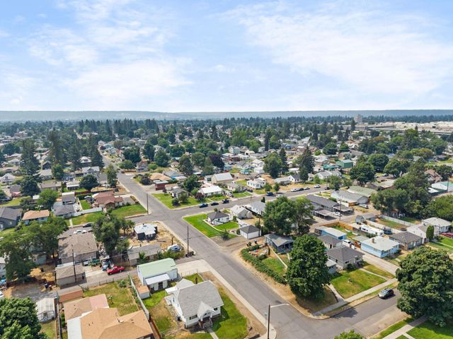 727 E Crown Ave, Spokane, WA 99207
