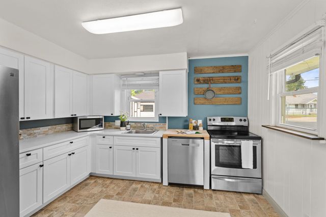 727 E Crown Ave, Spokane, WA 99207