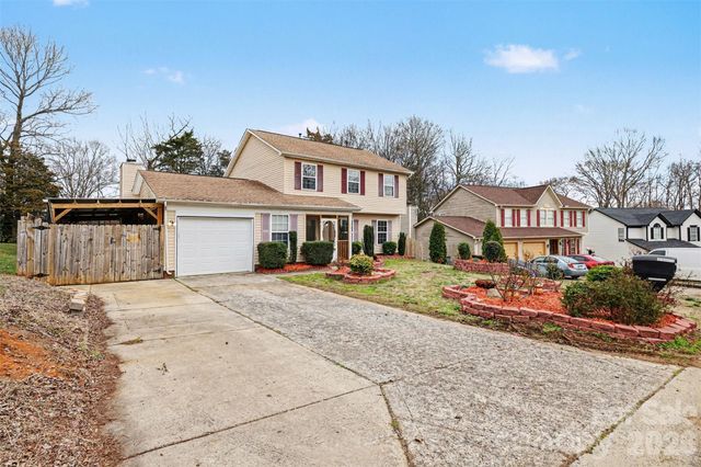 7515 Woodknoll Drive, Charlotte, NC 28217