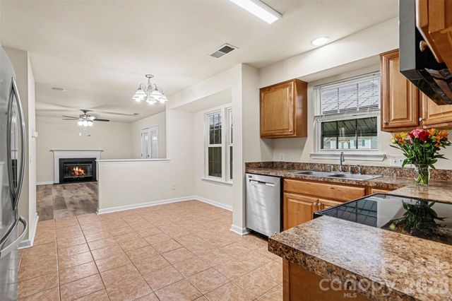 7515 Woodknoll Drive, Charlotte, NC 28217