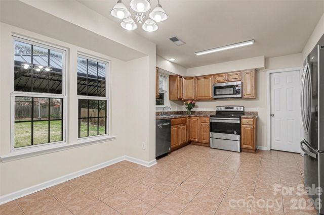 7515 Woodknoll Drive, Charlotte, NC 28217