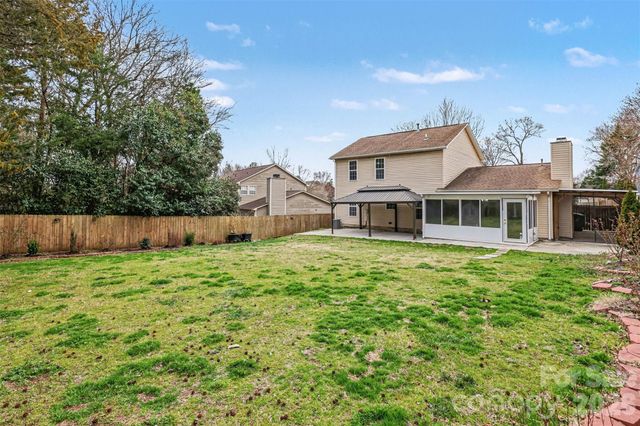 7515 Woodknoll Drive, Charlotte, NC 28217