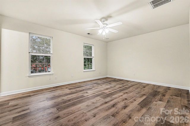 7515 Woodknoll Drive, Charlotte, NC 28217