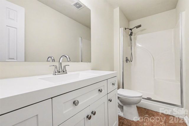 7515 Woodknoll Drive, Charlotte, NC 28217