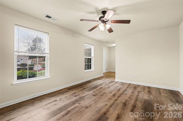 7515 Woodknoll Drive, Charlotte, NC 28217