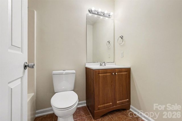 7515 Woodknoll Drive, Charlotte, NC 28217