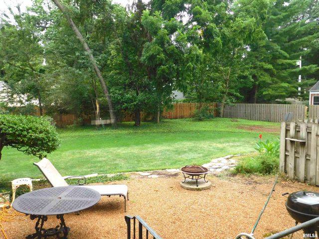 4 SUNSET Lane, Springfield, IL 62707