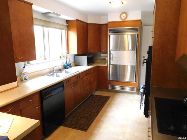 4 SUNSET Lane, Springfield, IL 62707