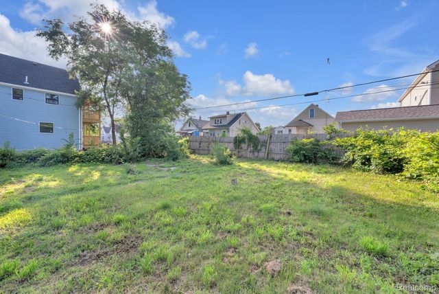 2124 Halleck Street, Detroit, MI 48212