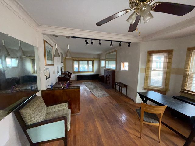 9307 S Loomis Street, Chicago, IL 60620