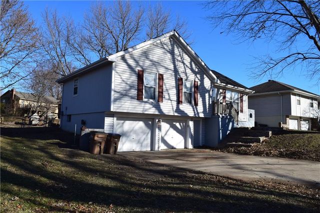 1704 Cinnabar Drive, Raymore, MO 64083