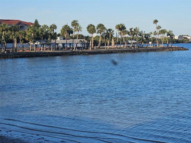 4851 W GANDY BOULEVARD B11L38, Tampa, FL 33611