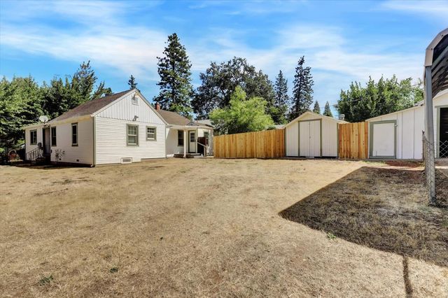 13207 Ridge Rd, Grass Valley, CA 95945