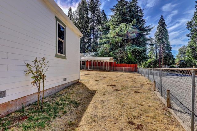 13207 Ridge Rd, Grass Valley, CA 95945