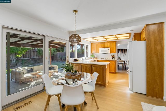 871 Litwin Dr, Concord, CA 94518