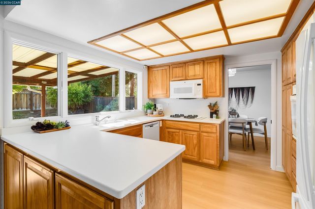 871 Litwin Dr, Concord, CA 94518