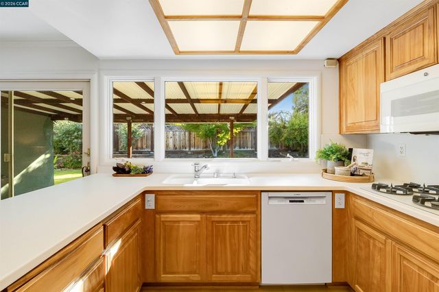 871 Litwin Dr, Concord, CA 94518