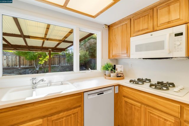871 Litwin Dr, Concord, CA 94518