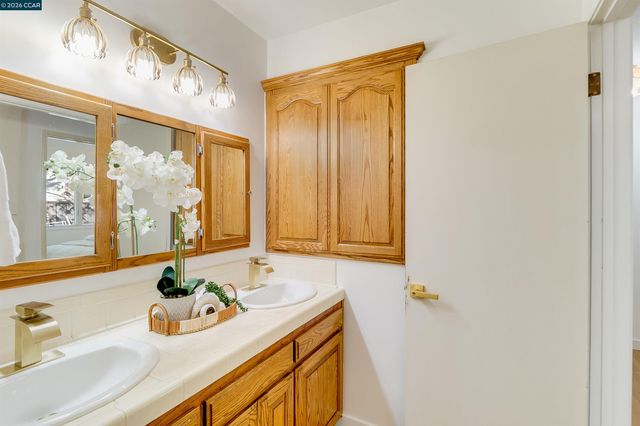 871 Litwin Dr, Concord, CA 94518
