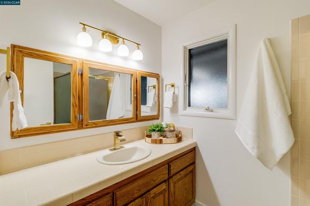 871 Litwin Dr, Concord, CA 94518