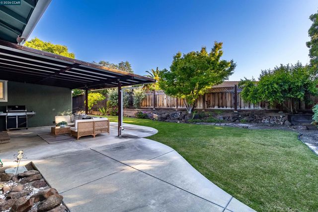 871 Litwin Dr, Concord, CA 94518
