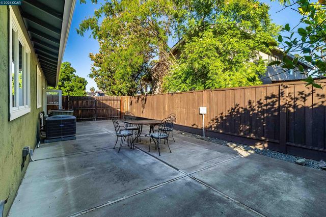 871 Litwin Dr, Concord, CA 94518