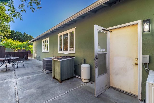 871 Litwin Dr, Concord, CA 94518