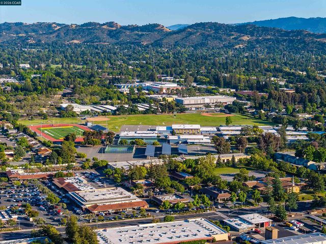 871 Litwin Dr, Concord, CA 94518