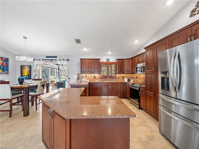 2138 SW 12th PL, Cape Coral, FL 33991