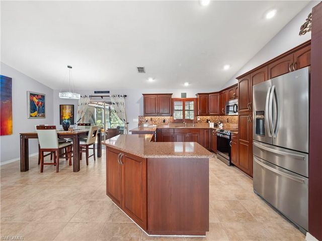 2138 SW 12th PL, Cape Coral, FL 33991