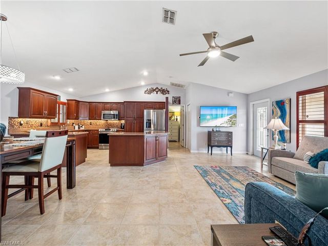 2138 SW 12th PL, Cape Coral, FL 33991