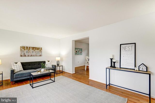 214 DARWIN DR, Newark, DE 19711