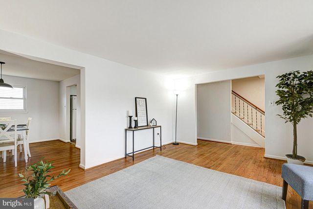 214 DARWIN DR, Newark, DE 19711