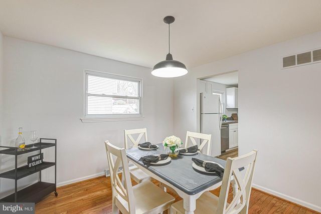 214 DARWIN DR, Newark, DE 19711