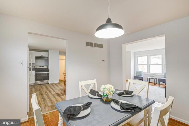 214 DARWIN DR, Newark, DE 19711