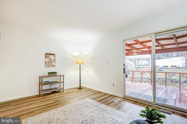 214 DARWIN DR, Newark, DE 19711