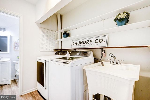 214 DARWIN DR, Newark, DE 19711