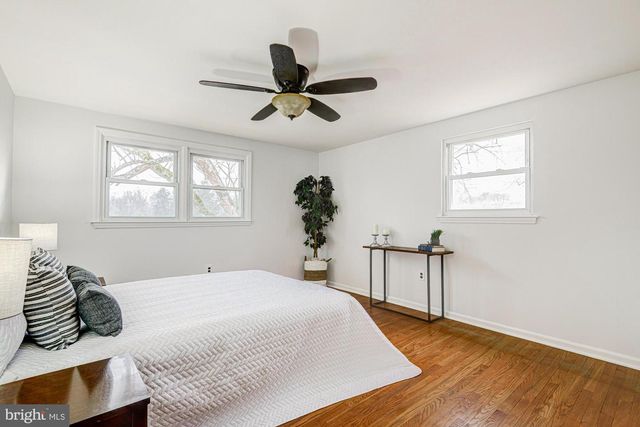 214 DARWIN DR, Newark, DE 19711