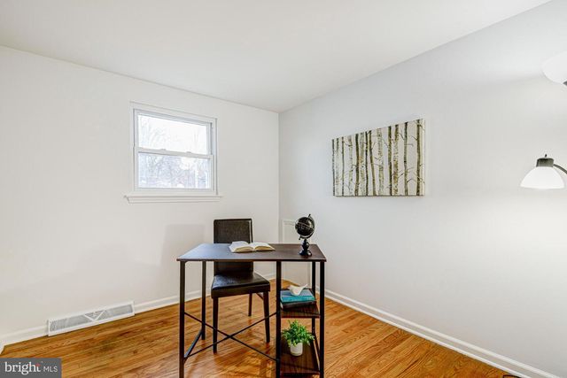 214 DARWIN DR, Newark, DE 19711