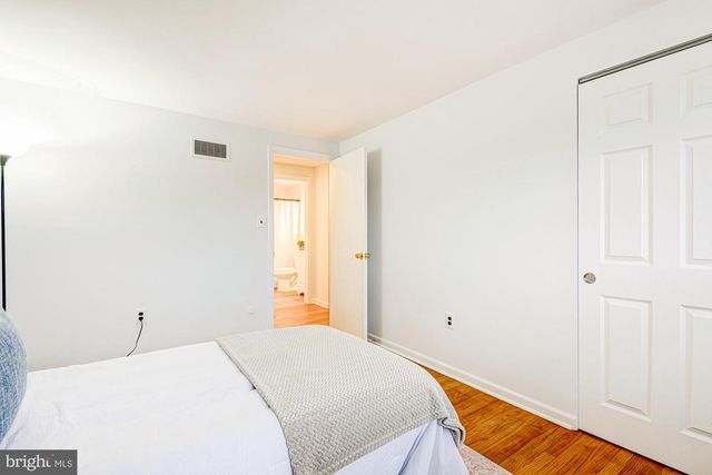 214 DARWIN DR, Newark, DE 19711